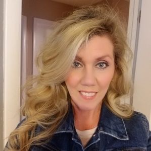 Meet your Posher, Becky